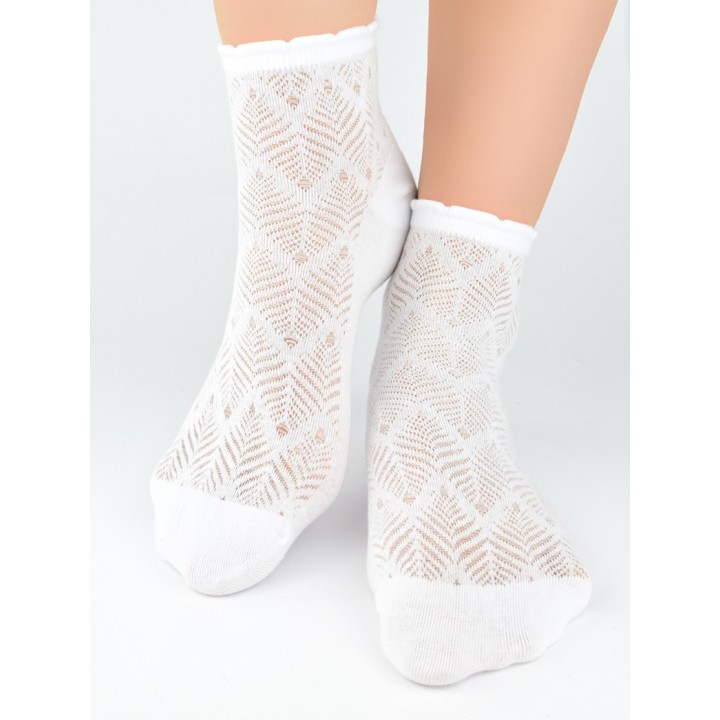 ШКАРПЕТКИ NOVITI SB118-G-01 ЖАКАРДОВІ БІЛІ 35-38