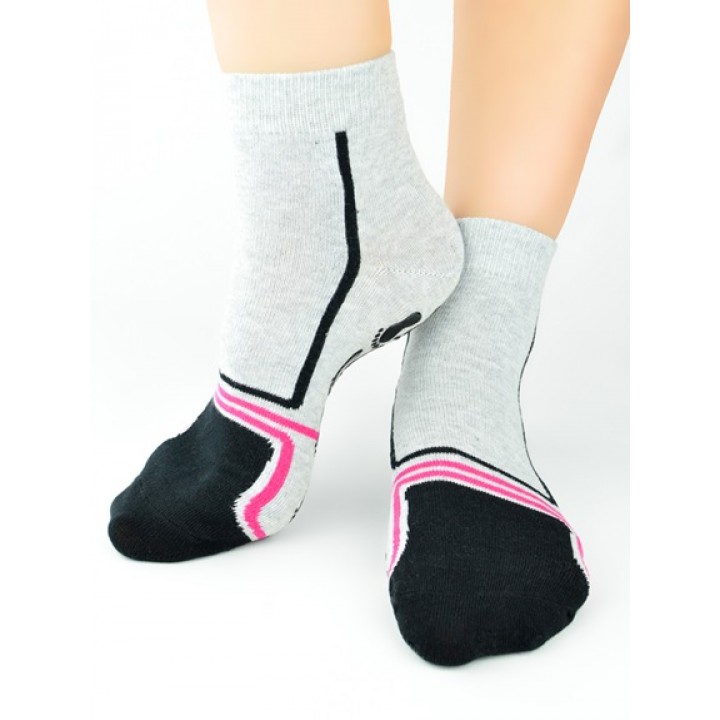 ШКАРПЕТКИ ДО ЩИЛКИ NOVITI SB131-G-01 З АБС-ПЛАСТІНКИ ДЛЯ ДІВЧАТ 39-42 РОКІВ