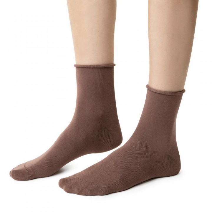 ЖІНОЧІ ШКАРПЕТКИ STEVEN 125 З БАМБУКОВО-КАКАОВОГО КОЛЬОРУ 35/37