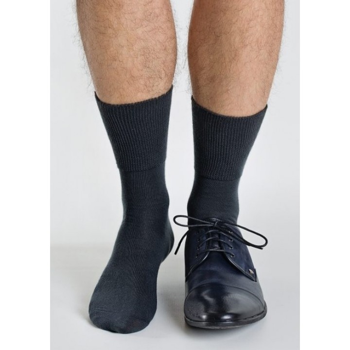 Носки REGINASOCKS BU SILTEX 4973 графитового цвета, размеры 39-42